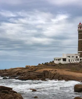 Geniesse den Wind am Cabo-Polonio-Leuchtturm